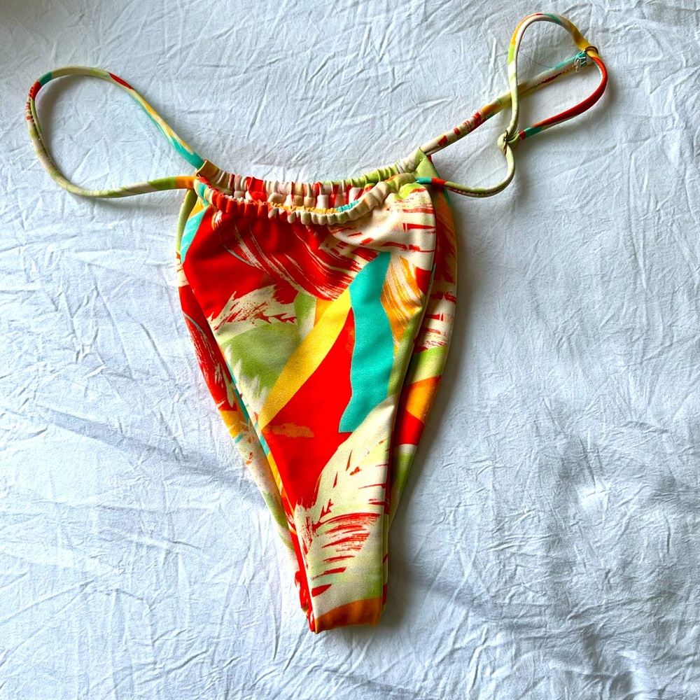 NWOT Skatie Swim Bobbi Bottom in Sunset size M